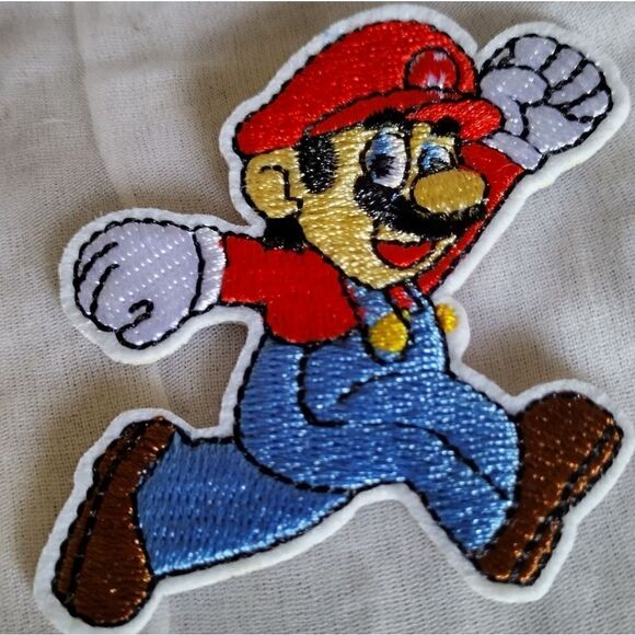 Applique/patch Mario  Iron On embroidered patch - Picture 1 of 2